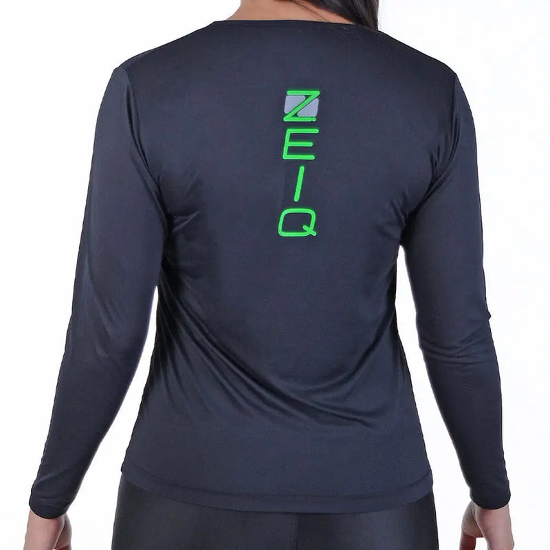 Baby Look Manga Longa Zeiq Preta – Logo Verde e Cinza