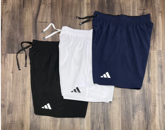 Shorts Adidas Branco Badge of Sport Logo Preto
