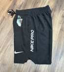 Bermuda Nike Pro Preta