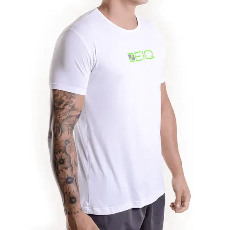 Camiseta Esportiva Slim Zeiq Branca – Logo Verde e Cinza